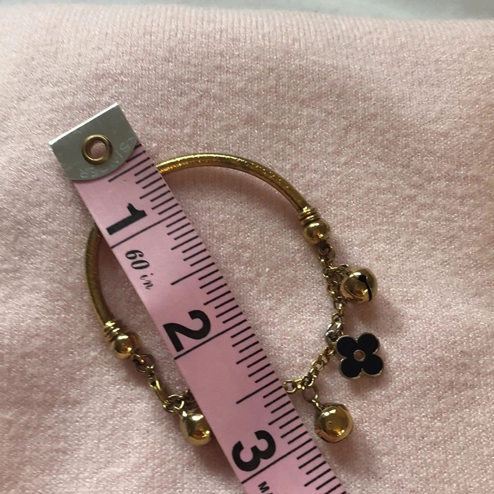 Cute bells and flowers bracelet